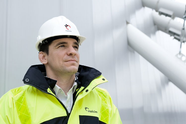 Collaborateur du groupe Holcim